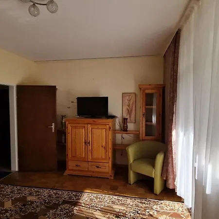 Zweizimmerwohnung *